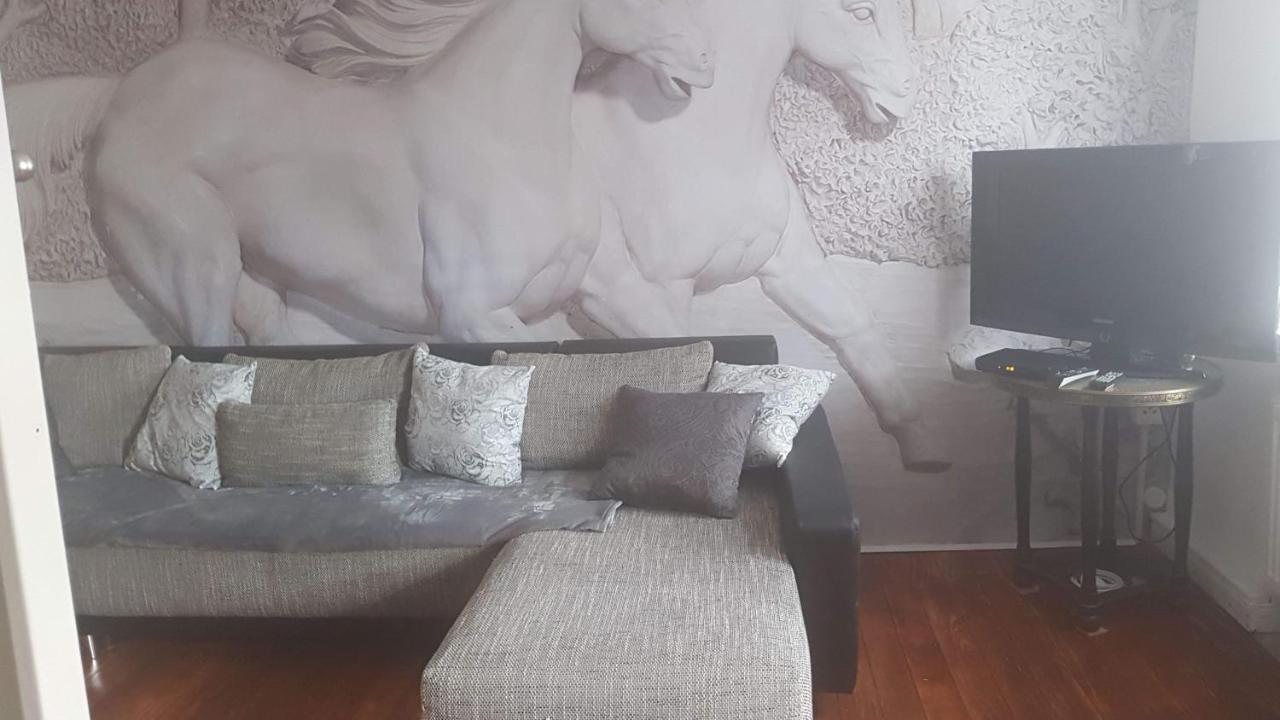 Zucht- Und Ausbildungsstall Rubly Kleinbundenbach Buitenkant foto